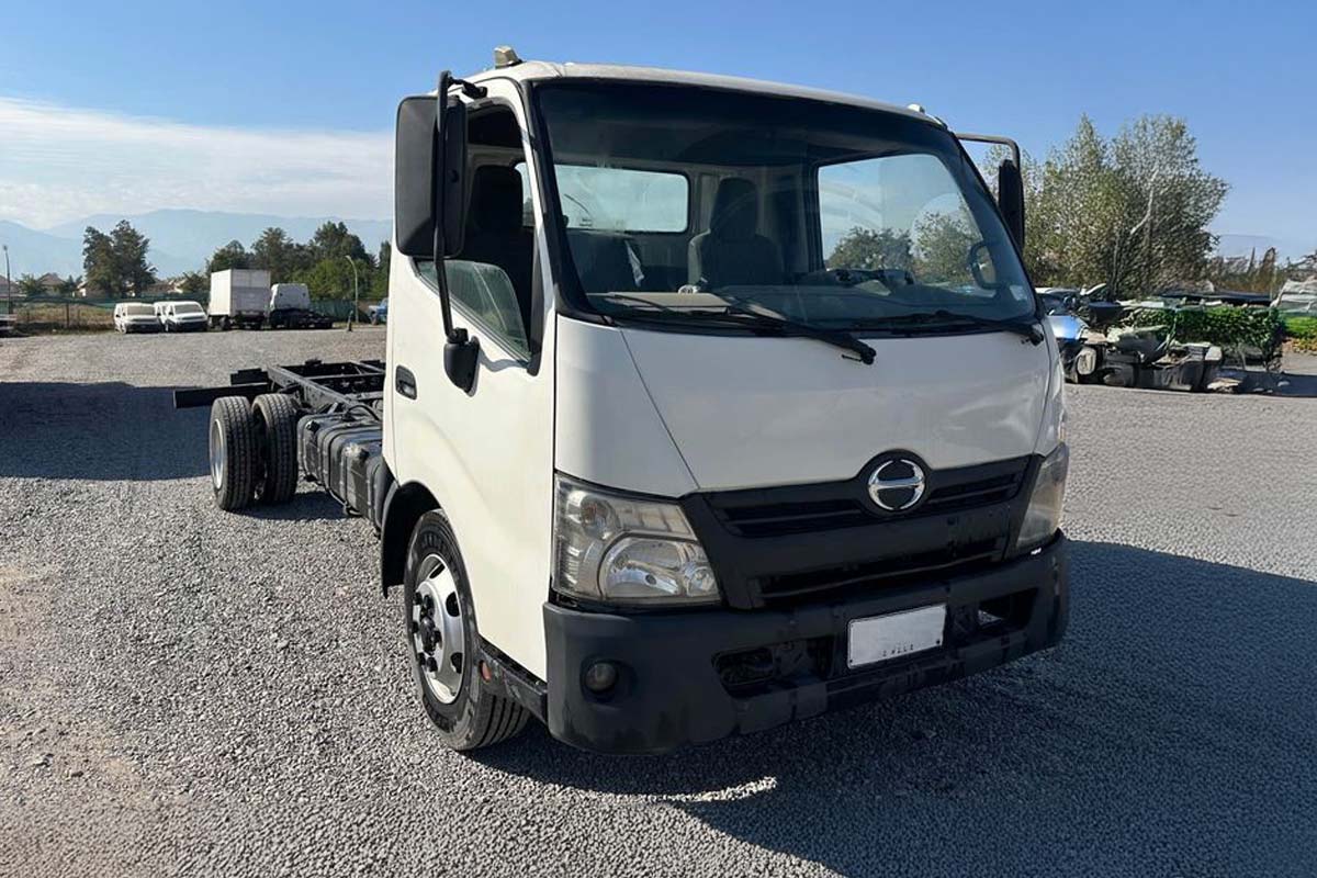 Camion_Plano_Hino_Xzu8_1